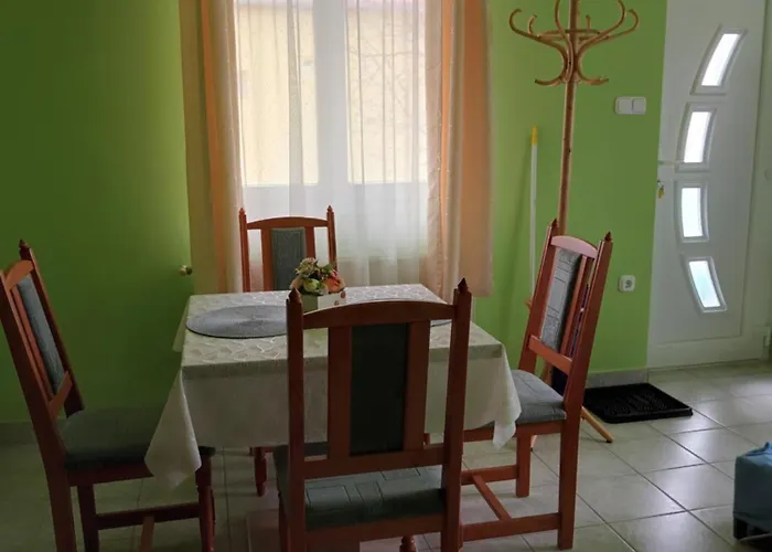 Apartamento Liliom *